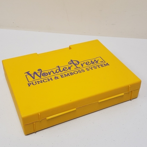 Wonder Press Punch & Emboss System with Hard Case - Picture 7 of 8